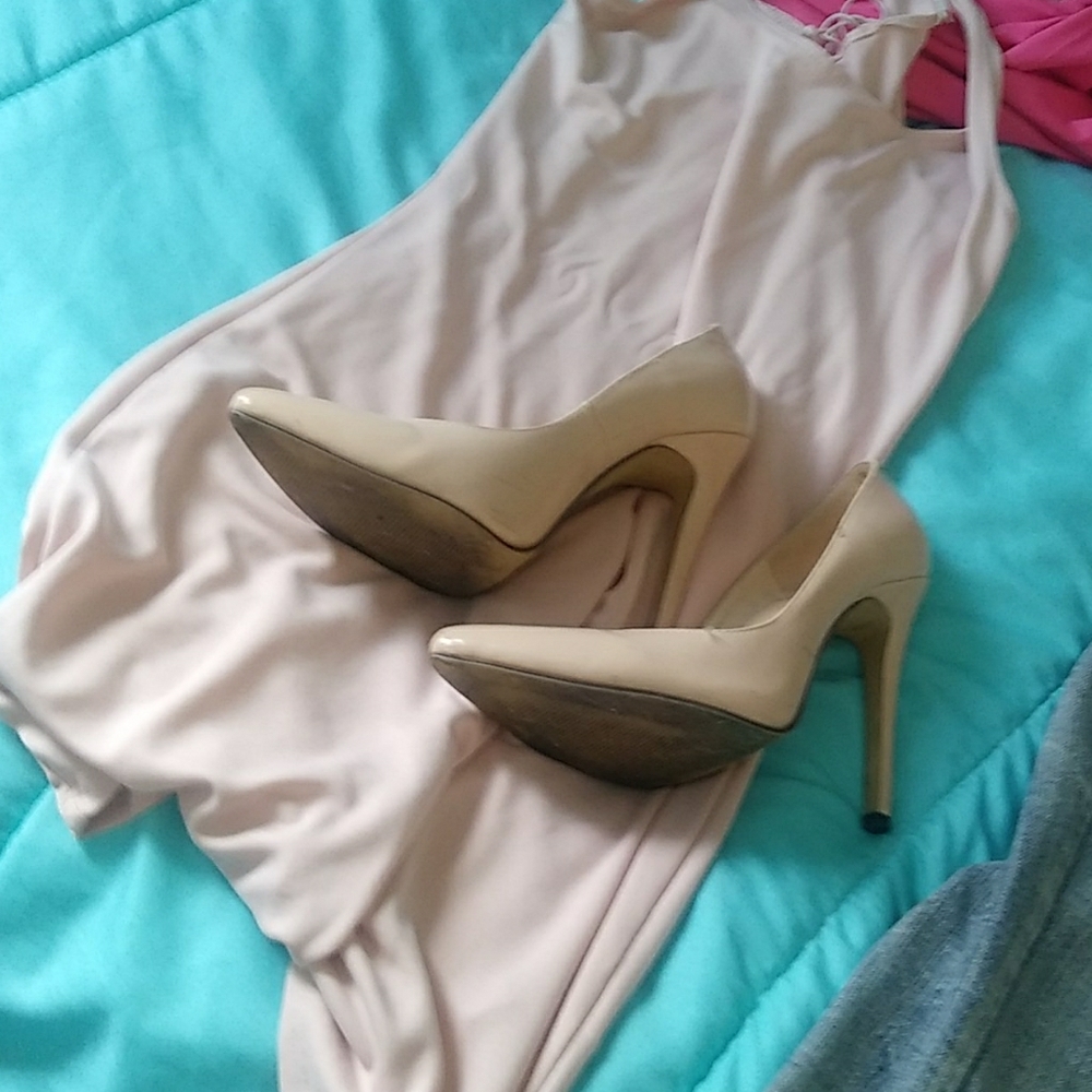 Shoes and dress nude